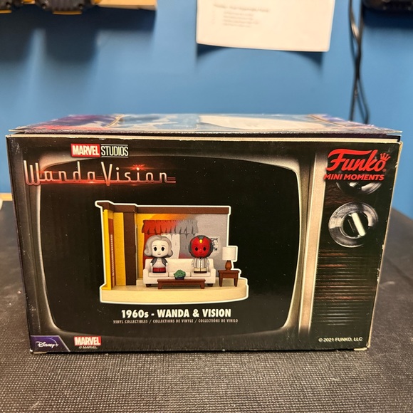 Funko Mini Moments Wanda & Vision 1960s Playset - Picture 2 of 2
